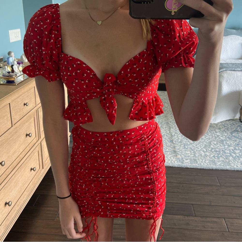 O Vianca Red Flower Set